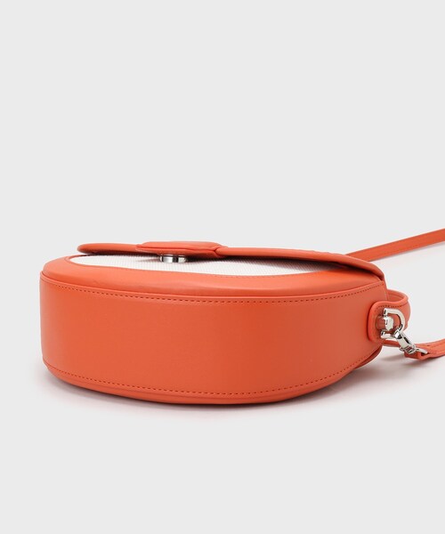 OPAQUE.CLIP（オペークドットクリップ）の「【2WAY】キャンバストリミングデザインバッグ（ショルダーバッグ・レディース・オレンジ/ブラック・00）」の13枚目の写真