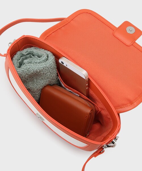 OPAQUE.CLIP（オペークドットクリップ）の「【2WAY】キャンバストリミングデザインバッグ（ショルダーバッグ・レディース・オレンジ/ブラック・00）」の16枚目の写真
