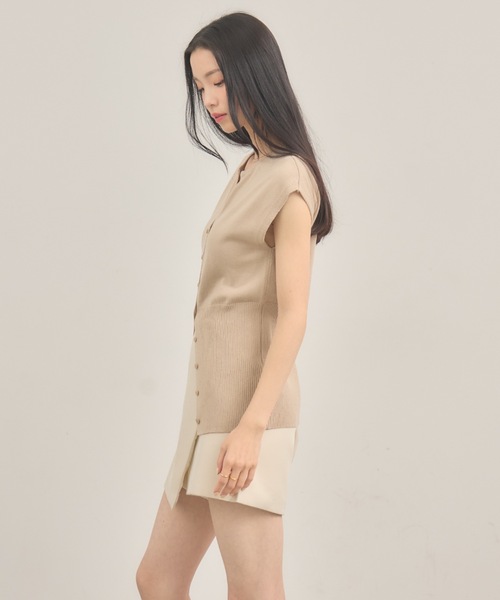 NEUNA（ヌナ）の「キーネックベストトップ（ベスト・レディース・ベージュ/ネイビー・FREE）」の10枚目の写真