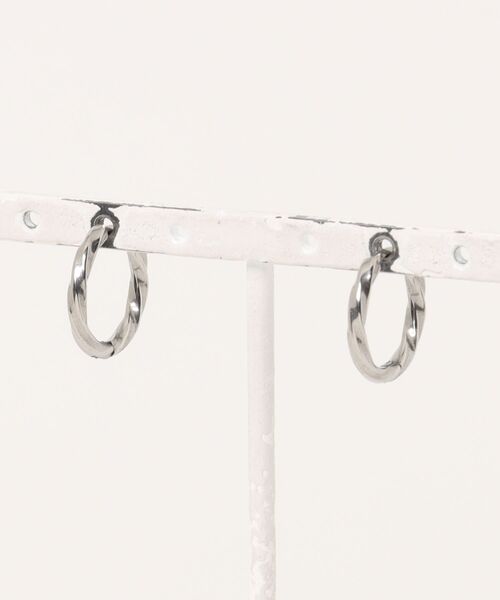 ARCHIVER（アーカイバ）の「【RS】【Stainless】 Twist Pierce 14mm（ピアス（両耳用）・レディース・ゴールド/シルバー/ブラック・FREE）」の7枚目の写真