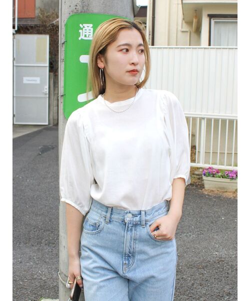Ungrid(アングリッド)の「【WEB限定】パフスリーブブラウス(シャツ/ブラウス・レディース・オフホワイト/ブラック/レッド・FREE)」の6枚目の写真