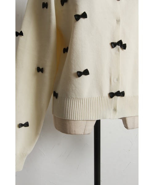 &. NOSTALGIA(アンドドットノスタルジア)の「スポンジニットリボンカーディガン(カーディガン/ボレロ・レディース・アイボリー/ネイビー/グレー・M)」の22枚目の写真