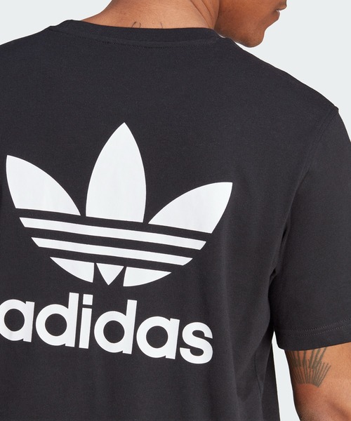 adidas(アディダス)の「adidas/アディダス BACK+FRONT TREFOIL BOXY T-SHIRT Tシャツ(Tシャツ/カットソー・メンズ・ブラック・2XL/XL/L/M/S/XS)」の4枚目の写真