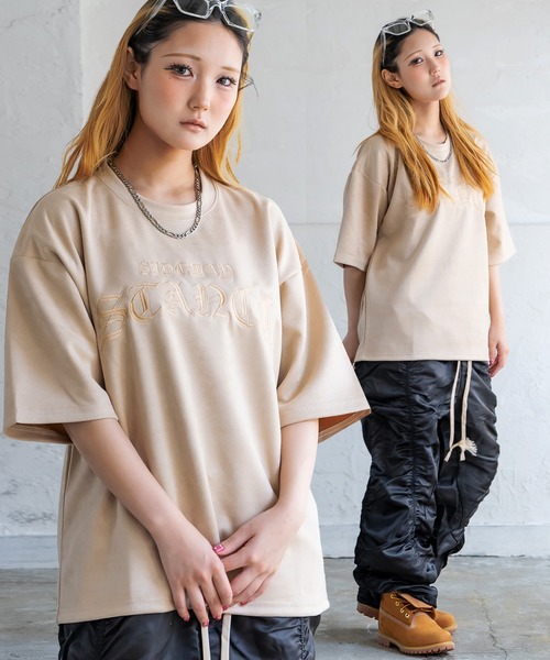 SIDEWAY STANCE(サイドウェイスタンス)の「【SIDEWAY STANCE】スエードポンチ BLロゴ刺しゅう 半袖Tシャツ(Tシャツ/カットソー・メンズ・ベージュ/ピンク/チャコール・SMALL/MEDIUM/LARGE)」の2枚目の写真
