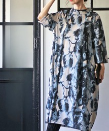 Vieo（ヴィオ）の「流麗なフラワーアート　コクーンワンピース（ワンピース）」