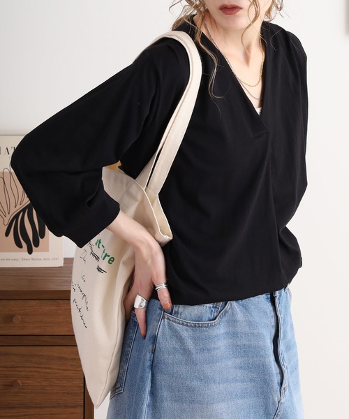 atONE(アットワン)の「ブラウス風タックスキッパー 七分丈Tシャツ(Tシャツ/カットソー・レディース・グレイッシュベージュ/チャコールグレー/ブラック/ホワイト/モカ・LL~3L/M-L/4L~5L)」の8枚目の写真