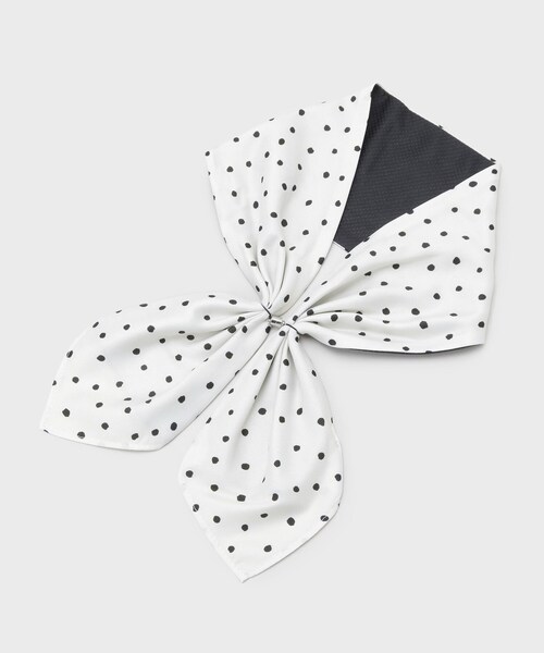 OPAQUE.CLIP（オペークドットクリップ）の「【接触冷感／UVケア】マグネットスカーフ（バンダナ/スカーフ・レディース・ホワイト系3/グレー系/ベージュ系/ブラック系・00）」の6枚目の写真