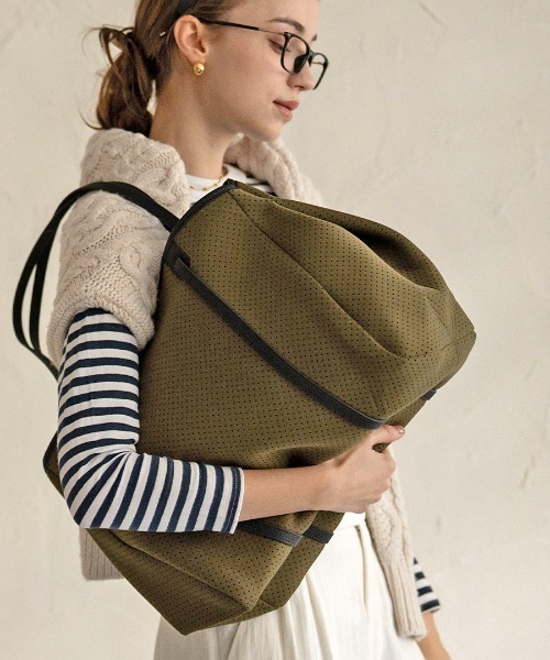 HAYNI（ヘイニ）の「Traviee トラヴィ（トートバッグ・レディース・ライトグレー/カーキ/ブラック/バーガンディー/ベージュ・FREE）」の21枚目の写真