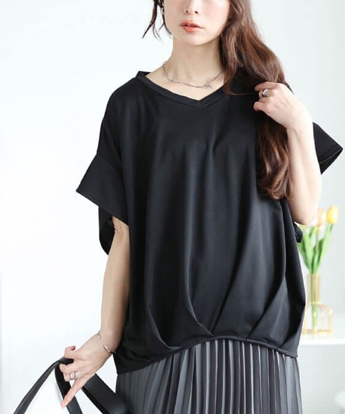 GOLDJAPAN(ゴールドジャパン)の「Vネックタケノコタックカットソー【大きいサイズ対応】(Tシャツ/カットソー・レディース・ブラック/ネイビー/オフホワイト/グレー系・LL~3L/4L~5L)」の2枚目の写真