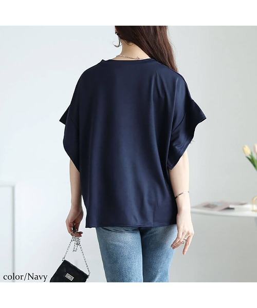 GOLDJAPAN(ゴールドジャパン)の「Vネックタケノコタックカットソー【大きいサイズ対応】(Tシャツ/カットソー・レディース・ブラック/ネイビー/オフホワイト/グレー系・LL~3L/4L~5L)」の14枚目の写真