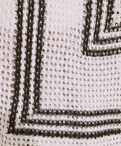 SHOO・LA・RUE（シューラルー）の「レースのような編み柄が上品 Vネックカーディガン（カーディガン/ボレロ・レディース・アイボリー/ブラック/グリーン系・00）」の7枚目の写真