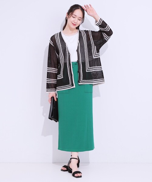 SHOO・LA・RUE（シューラルー）の「レースのような編み柄が上品 Vネックカーディガン（カーディガン/ボレロ・レディース・アイボリー/ブラック/グリーン系・00）」の10枚目の写真