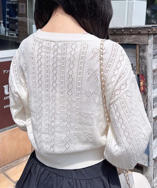 INGNI（イング）の「リボン柄パターンメッシュニットカーディガン（カーディガン/ボレロ・レディース・オフホワイト/ブラック/サックスブルー/ピンク/レッド・M）」の9枚目の写真