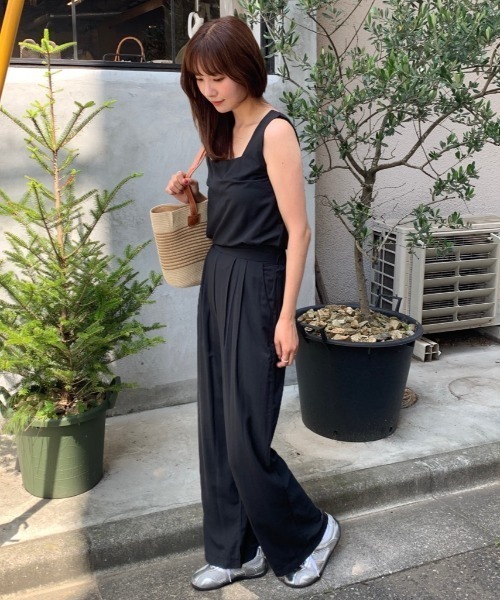 Teem Store(チームストア)の「【2点セット】 スクエアネックブラウス タックワイドパンツ(シャツ/ブラウス・レディース・アイボリー/ブラック/グレー/ベージュ・F)」の9枚目の写真
