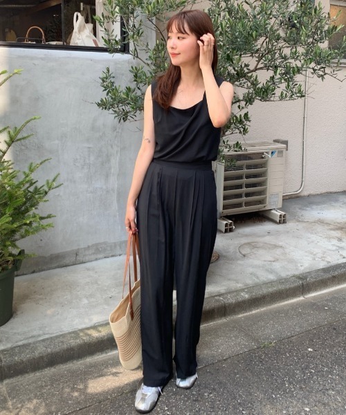 Teem Store(チームストア)の「【2点セット】 スクエアネックブラウス タックワイドパンツ(シャツ/ブラウス・レディース・アイボリー/ブラック/グレー/ベージュ・F)」の8枚目の写真