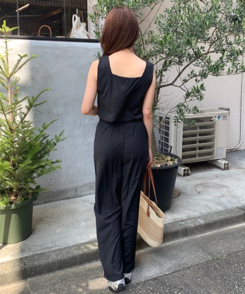 Teem Store(チームストア)の「【2点セット】 スクエアネックブラウス タックワイドパンツ(シャツ/ブラウス・レディース・アイボリー/ブラック/グレー/ベージュ・F)」の10枚目の写真