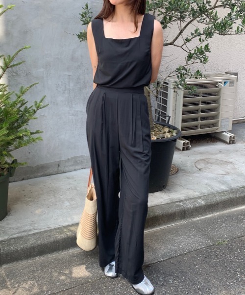Teem Store(チームストア)の「【2点セット】 スクエアネックブラウス タックワイドパンツ(シャツ/ブラウス・レディース・アイボリー/ブラック/グレー/ベージュ・F)」の5枚目の写真
