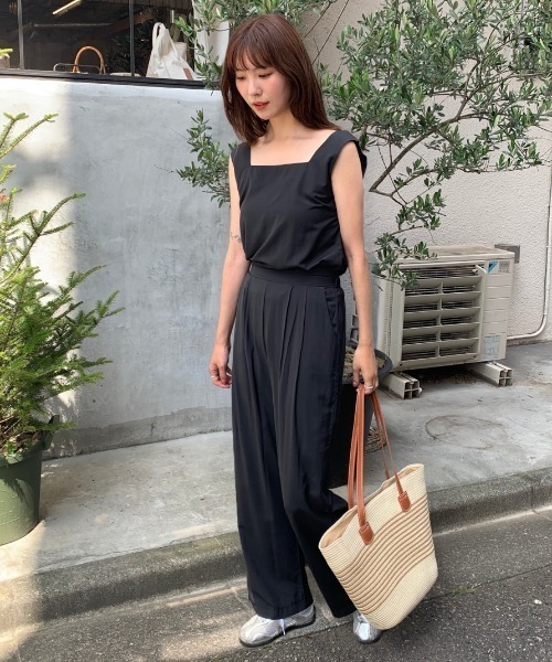 Teem Store(チームストア)の「【2点セット】 スクエアネックブラウス タックワイドパンツ(シャツ/ブラウス・レディース・アイボリー/ブラック/グレー/ベージュ・F)」の7枚目の写真