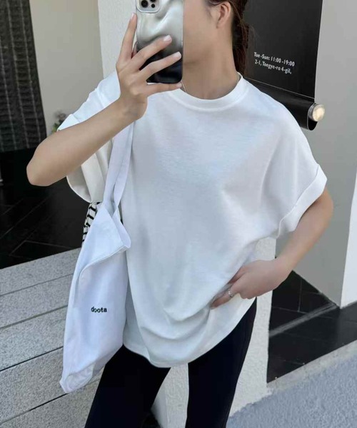 Lace Ladies(レースレディース)の「クルーネック ロールアップ オーバーサイズ 半袖 Tシャツ(Tシャツ/カットソー・レディース・ブラック/ベージュ/グレー/ホワイト・FREE)」の11枚目の写真