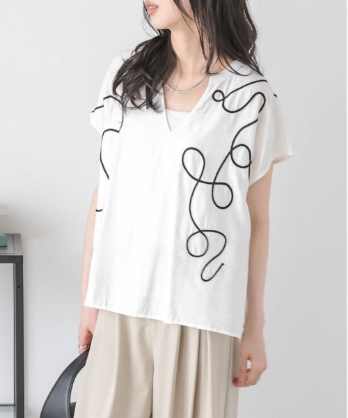 SUGAR BISKET(シュガービスケット)の「コード刺繍リネンライクトップス(Tシャツ/カットソー・レディース・グレイッシュベージュ/ブラック/ホワイト・フリー)」の8枚目の写真