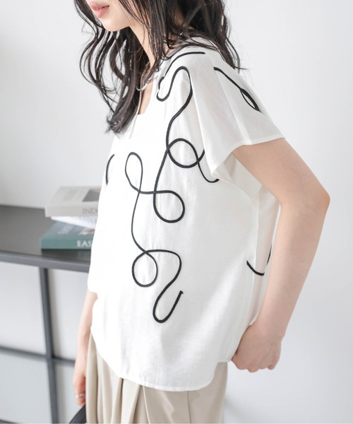 SUGAR BISKET(シュガービスケット)の「コード刺繍リネンライクトップス(Tシャツ/カットソー・レディース・グレイッシュベージュ/ブラック/ホワイト・フリー)」の11枚目の写真