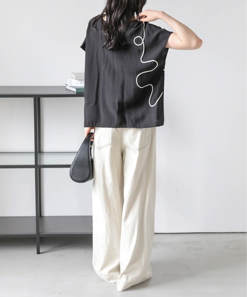 SUGAR BISKET(シュガービスケット)の「コード刺繍リネンライクトップス(Tシャツ/カットソー・レディース・グレイッシュベージュ/ブラック/ホワイト・フリー)」の14枚目の写真