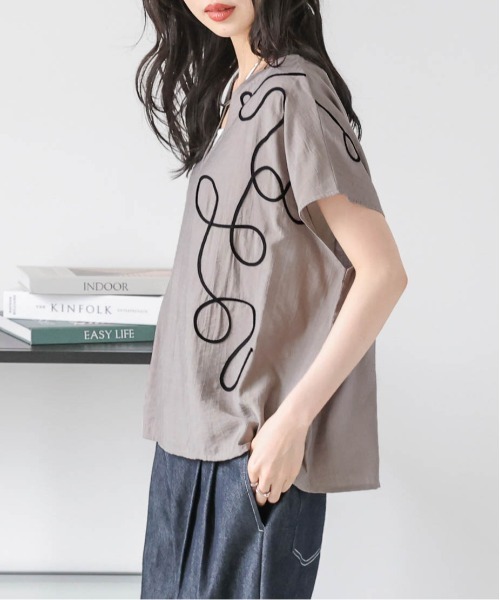 SUGAR BISKET(シュガービスケット)の「コード刺繍リネンライクトップス(Tシャツ/カットソー・レディース・グレイッシュベージュ/ブラック/ホワイト・フリー)」の18枚目の写真