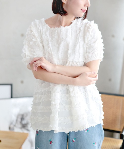 Ruwan yu(ルワンユー)の「フリンジジャガードペプラム半袖プルオーバー【大きいサイズ対応】(シャツ/ブラウス・レディース・ホワイト・L/LL/3L/4L)」の1枚目の写真