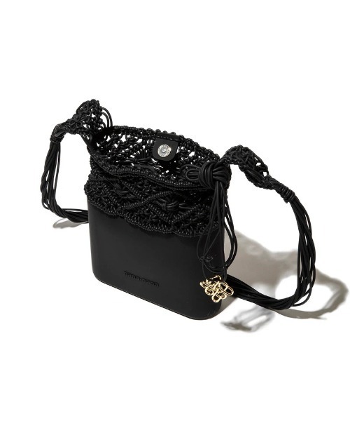 Kinetics（キネティクス）の「nana-nana KNOT SILICONE KNITTING MINI SHOULDER BAG（ナナナナ ノット シリコンニット ミニショルダーバッグ）（ショルダーバッグ・レディース・アイボリー/ブラック・ONE SIZE）」の6枚目の写真