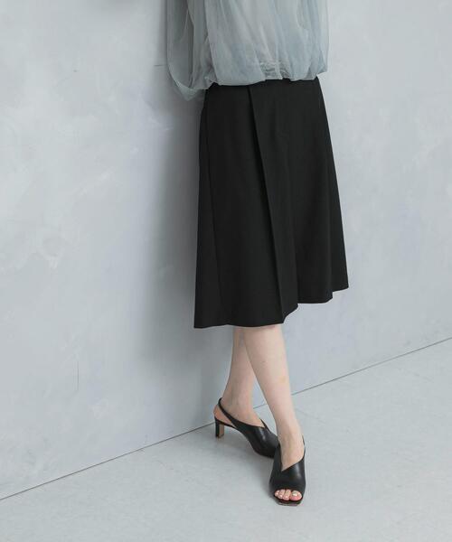 URBAN RESEARCH ROSSO WOMEN(アーバンリサーチ ロッソ)の「タックハーフパンツ(その他パンツ・レディース・グレー/ブラック・36/38)」の9枚目の写真
