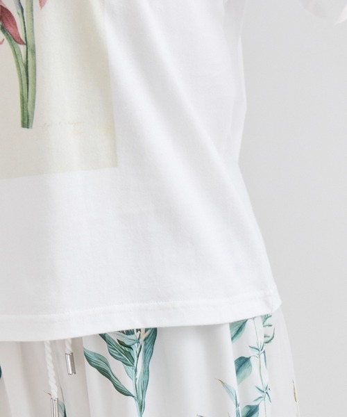 le cercle ADAM ET ROPE'(ルセルクルアダムエロペ)の「【NYBG】フラワースケッチTシャツ(Tシャツ/カットソー・レディース・ホワイト系その他・S/M)」の3枚目の写真