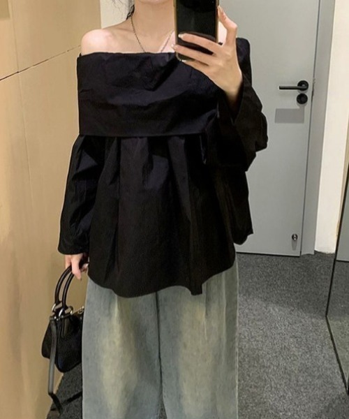 gossip！ロサンゼルス（ゴシップロサンゼルス）の「ミニマムデザイン オープンショルダーブラウス（シャツ/ブラウス・レディース・ブラック・FREE）」の3枚目の写真
