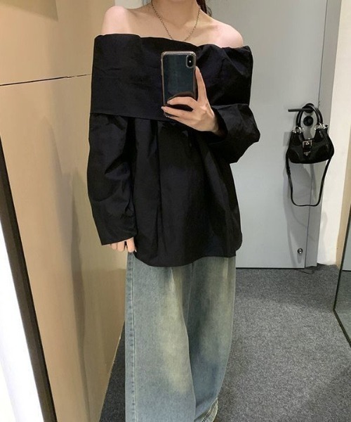 gossip！ロサンゼルス（ゴシップロサンゼルス）の「ミニマムデザイン オープンショルダーブラウス（シャツ/ブラウス・レディース・ブラック・FREE）」の13枚目の写真
