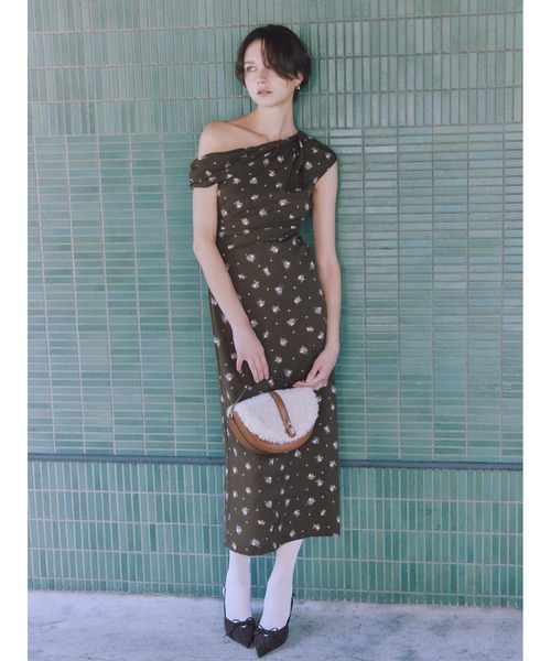 完売色♥️新作新品✨ SNIDEL フラワープリントドレープワンピース フラワープリントドレープワンピース(マキシ・ロングワンピース
