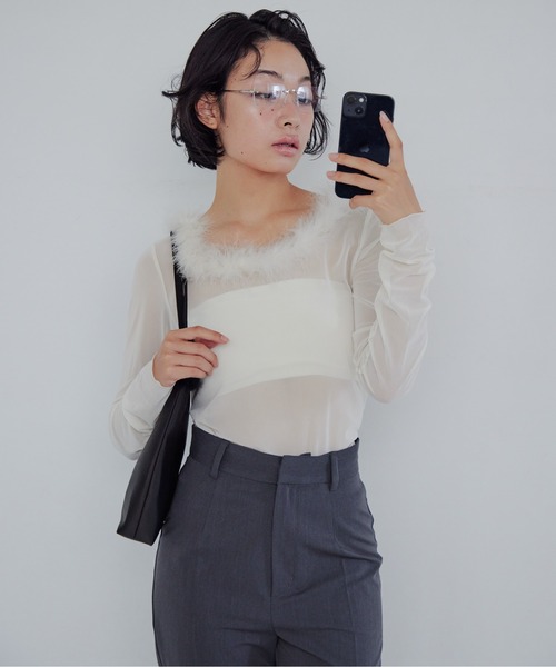 etre loin(エトルワン)の「Fur trimmed sheer top(シャツ/ブラウス・レディース・クリーム/ブラック/ブラウン・M)」の3枚目の写真