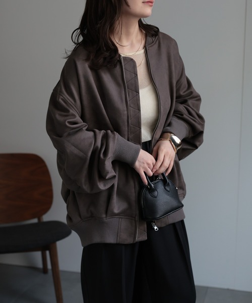 ap retro（アプレトロ）の「スエードライク ポンチボリュームスリーブMA-1（MA-1・レディース・ブラウン/チャコール/グレイッシュベージュ・FREE）」の16枚目の写真