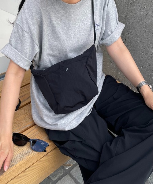 COLONY 2139(コロニートゥーワンスリーナイン)の「超軽量70g 撥水ソフトナイロンミニショルダー(ショルダーバッグ・メンズ・ブラック・FREE)」の14枚目の写真