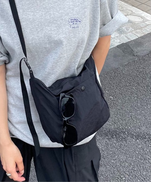 COLONY 2139(コロニートゥーワンスリーナイン)の「超軽量70g 撥水ソフトナイロンミニショルダー(ショルダーバッグ・メンズ・ブラック・FREE)」の15枚目の写真