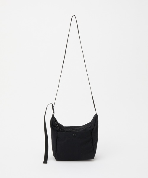 COLONY 2139(コロニートゥーワンスリーナイン)の「超軽量70g 撥水ソフトナイロンミニショルダー(ショルダーバッグ・メンズ・ブラック・FREE)」の6枚目の写真