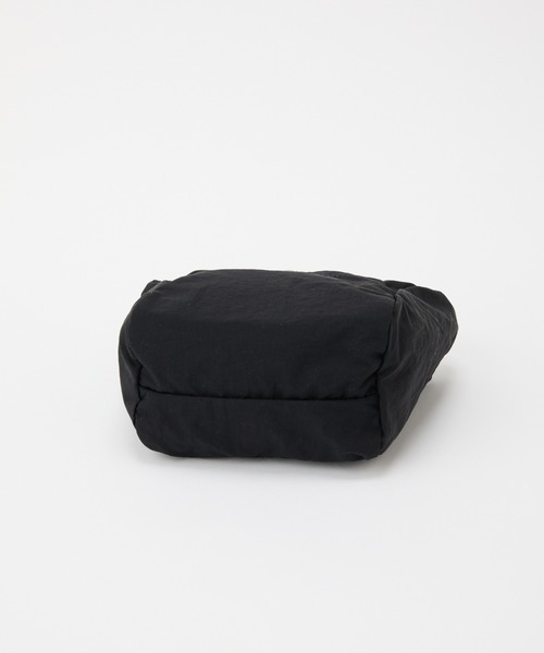 COLONY 2139(コロニートゥーワンスリーナイン)の「超軽量70g 撥水ソフトナイロンミニショルダー(ショルダーバッグ・メンズ・ブラック・FREE)」の2枚目の写真