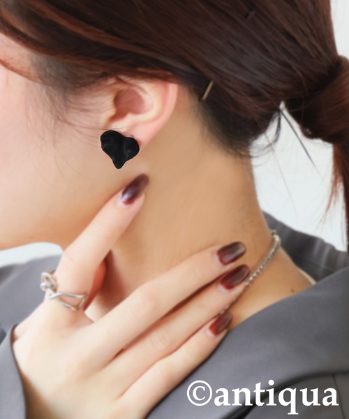 antiqua(アンティカ)の「フロッキー ハート ピアス(ピアス(両耳用)・レディース・ブラック/ホワイト/ワイン/グリーン・FREE)」の15枚目の写真