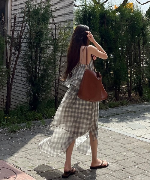 a lot of love(ア ロット オブ ラブ)の「レイヤリングデザイン エアリーキャミソールワンピース(ワンピース・レディース・ホワイト系その他/ホワイト/ブラック/ブラック系その他・FREE)」の12枚目の写真