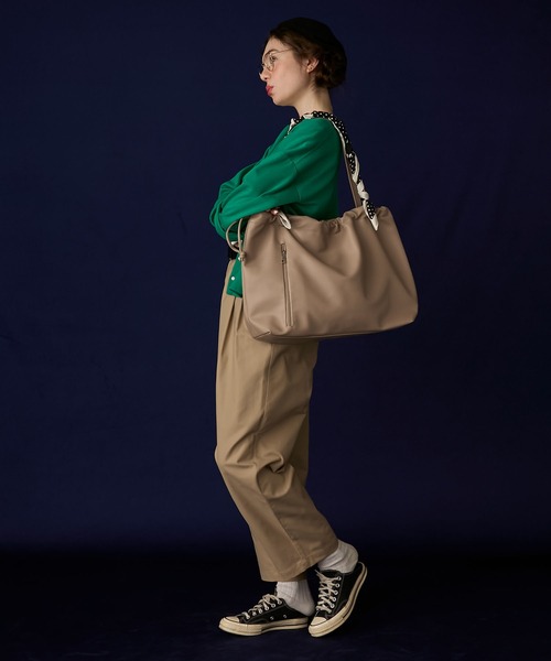 BONLECILL Marche(ボンルシールマルシェ)の「【BONLECILL Marche】《大容量》2wayドロストギャザートートバッグ/巾着バッグ/マザーズバッグ(トートバッグ・レディース・サンドベージュ/ワイン/グレイッシュベージュ/ブラック/キャメル/グリーン・FREE)」の21枚目の写真