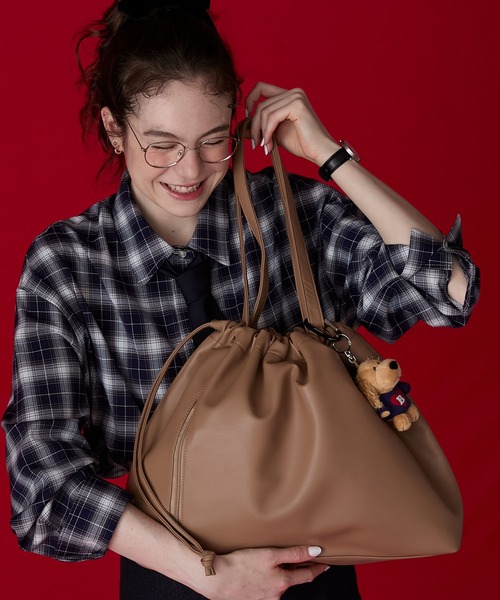 BONLECILL Marche(ボンルシールマルシェ)の「【BONLECILL Marche】《大容量》2wayドロストギャザートートバッグ/巾着バッグ/マザーズバッグ(トートバッグ・レディース・サンドベージュ/ワイン/グレイッシュベージュ/ブラック/キャメル/グリーン・FREE)」の12枚目の写真