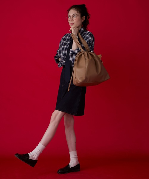 BONLECILL Marche(ボンルシールマルシェ)の「【BONLECILL Marche】《大容量》2wayドロストギャザートートバッグ/巾着バッグ/マザーズバッグ(トートバッグ・レディース・サンドベージュ/ワイン/グレイッシュベージュ/ブラック/キャメル/グリーン・FREE)」の17枚目の写真