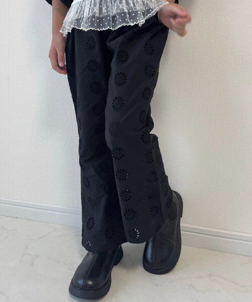 CIAOPANIC TYPY(チャオパニックティピー)の「【KIDS】【India】カットワークレースフレアパンツ(その他パンツ・キッズ・ブラック/ホワイト・LARGE/MEDIUM/SMALL/XX-LARGE/X-LARGE)」の2枚目の写真