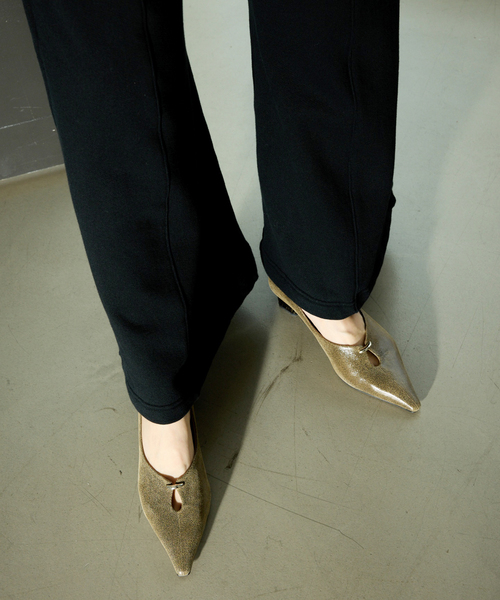 GRISE（グリーズ）の「GRISE5cmレザーカットアウトパンプス（パンプス・レディース・ベージュ系その他/キャメル/ブラック・22.5cm/22cm/25cm/24.5cm/24cm/23.5cm/23cm）」の7枚目の写真