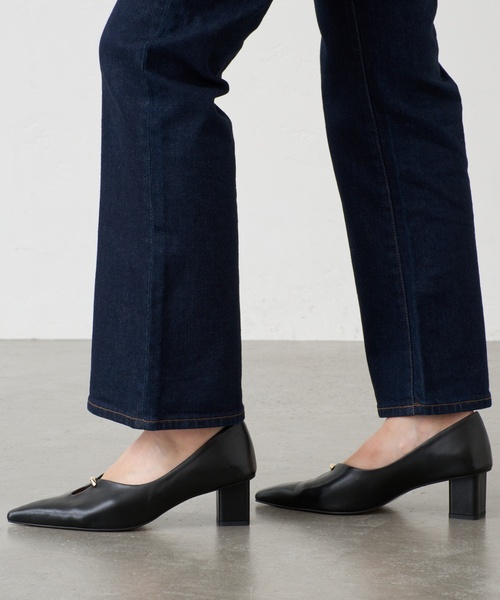 GRISE（グリーズ）の「GRISE5cmレザーカットアウトパンプス（パンプス・レディース・ベージュ系その他/キャメル/ブラック・22.5cm/22cm/25cm/24.5cm/24cm/23.5cm/23cm）」の10枚目の写真