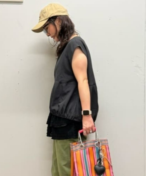 Right-on（ライトオン）の「【HONEYSUCKLE ROSE】２段ロゴ刺繍キャップ（キャップ・レディース・ベージュ/ブラウン/ブラック・フリー）」の5枚目の写真