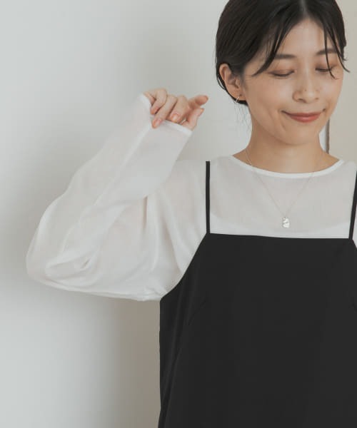 URBAN RESEARCH DOORS（アーバンリサーチドアーズ）の「シアーTシャツブラウス（シャツ/ブラウス・レディース・ホワイト/ライトカーキ・MEDIUM）」の4枚目の写真